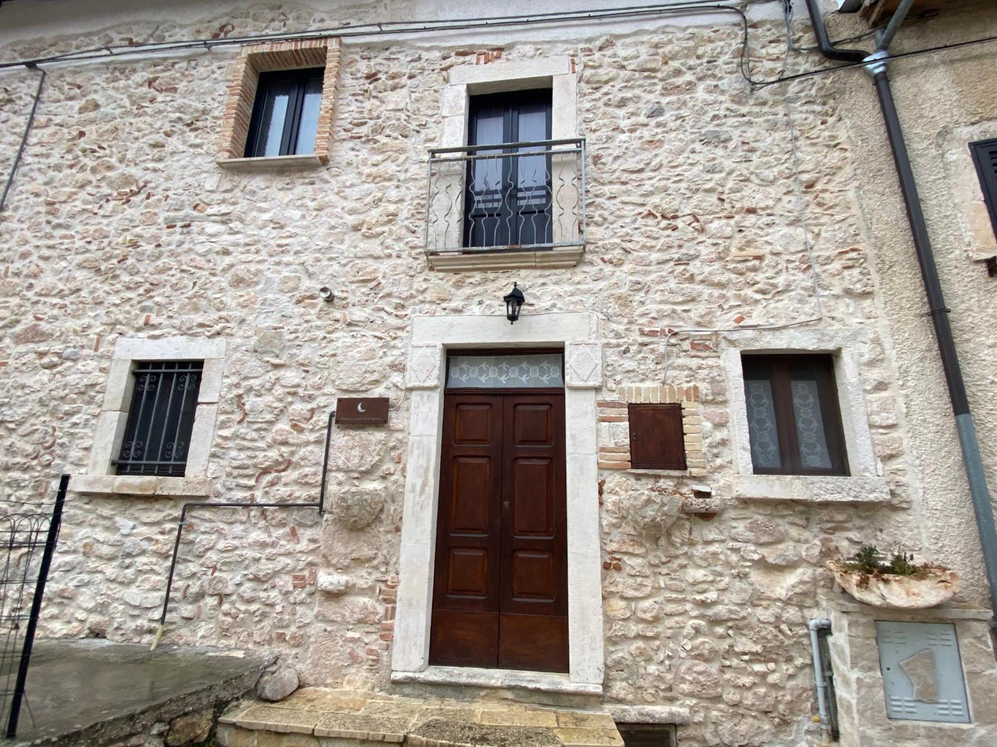 Hotel Sognando Bominaco - Dimora San Pellegrino Esterno foto