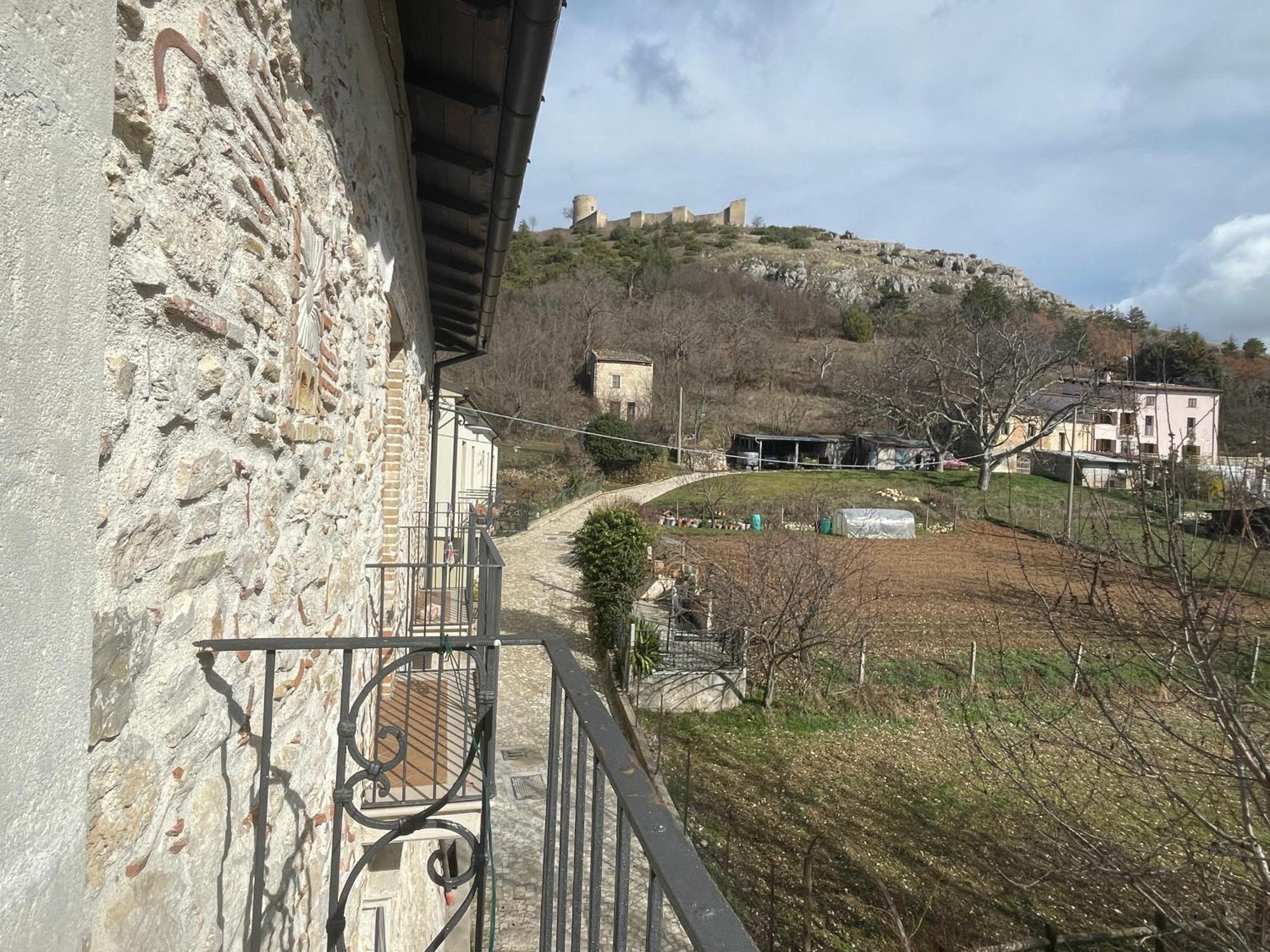 Hotel Sognando Bominaco - Dimora San Pellegrino Esterno foto